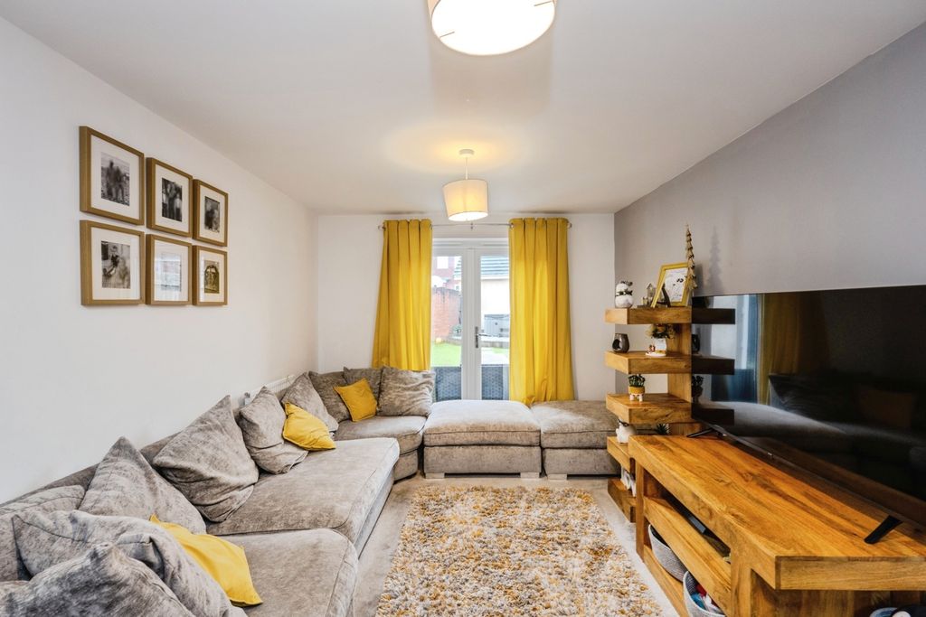 Property photo 3 of 20 Pbox-Img.Jpg