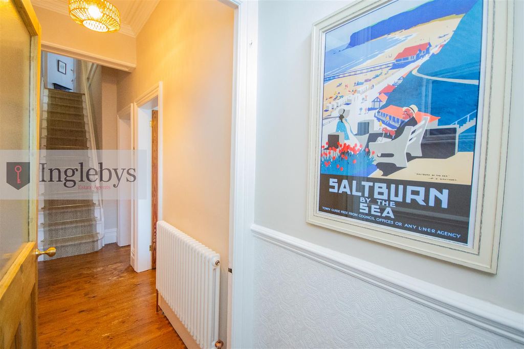 Property photo 2 of 27