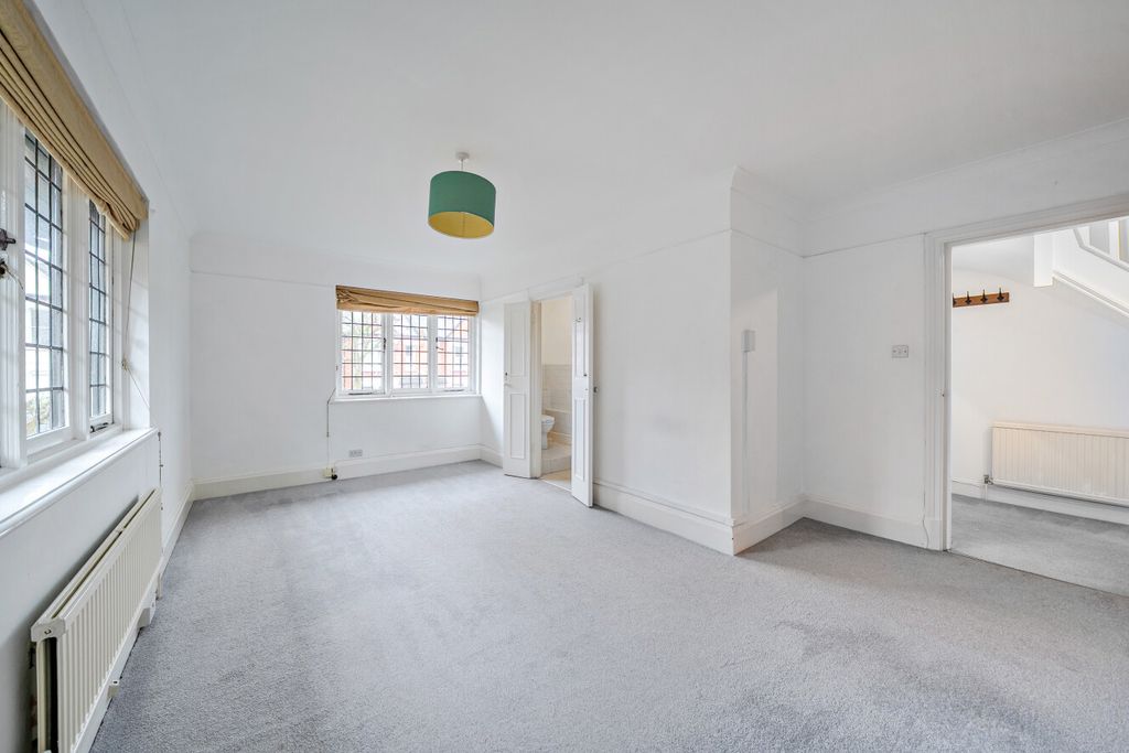 Property photo 3 of 21 1407890-15-69807B...