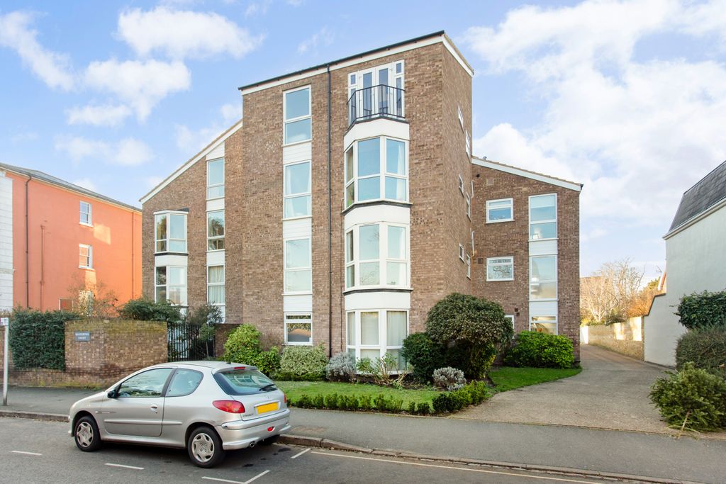 Property photo 1 of 11 Front External View Of Winterton Court