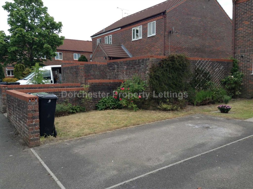 Property photo 2 of 34