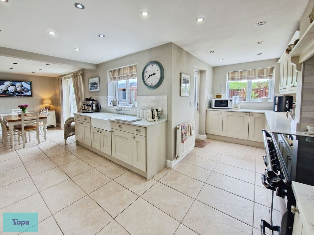 Property photo 2 of 32 23A08Fa4-1000112735