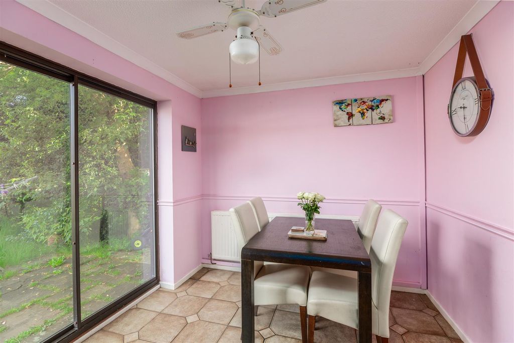 Property photo 3 of 25
