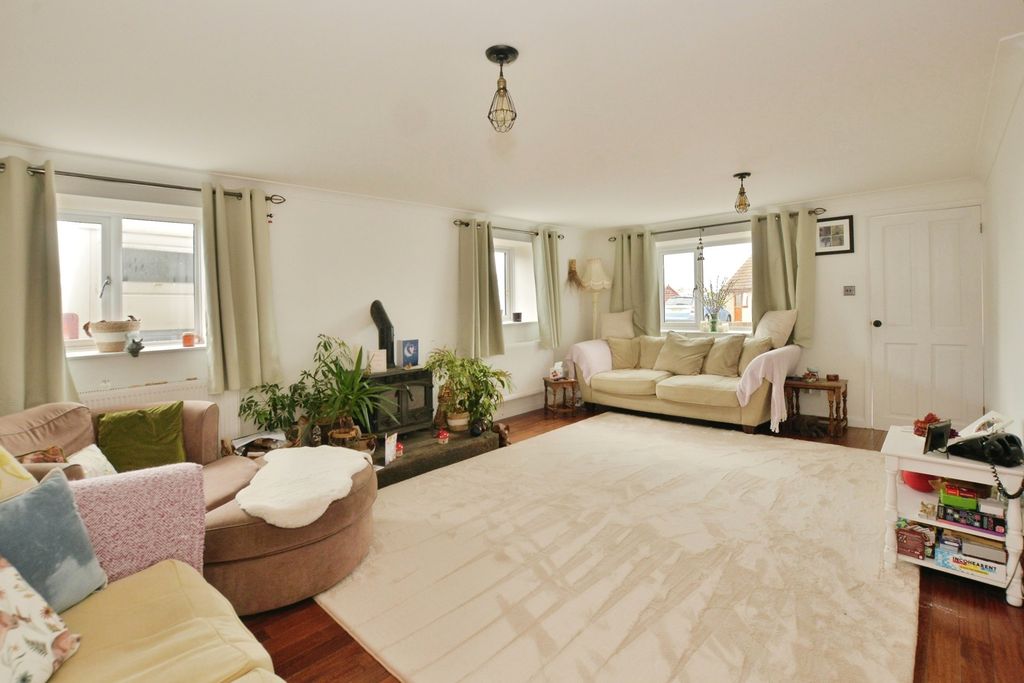 Property photo 2 of 18 Pbox-Img.Jpg