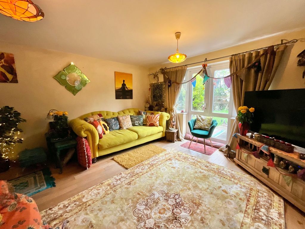 Property photo 3 of 22