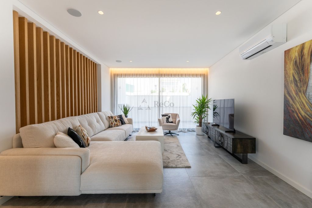 Property photo 1 of 30