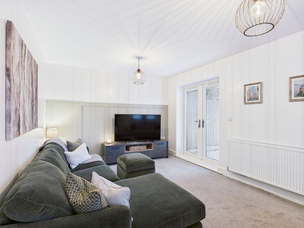 Property photo 2 of 21 Cam03729G0-Pr0184-Still006