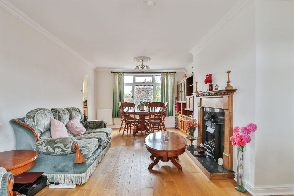 Property photo 3 of 17