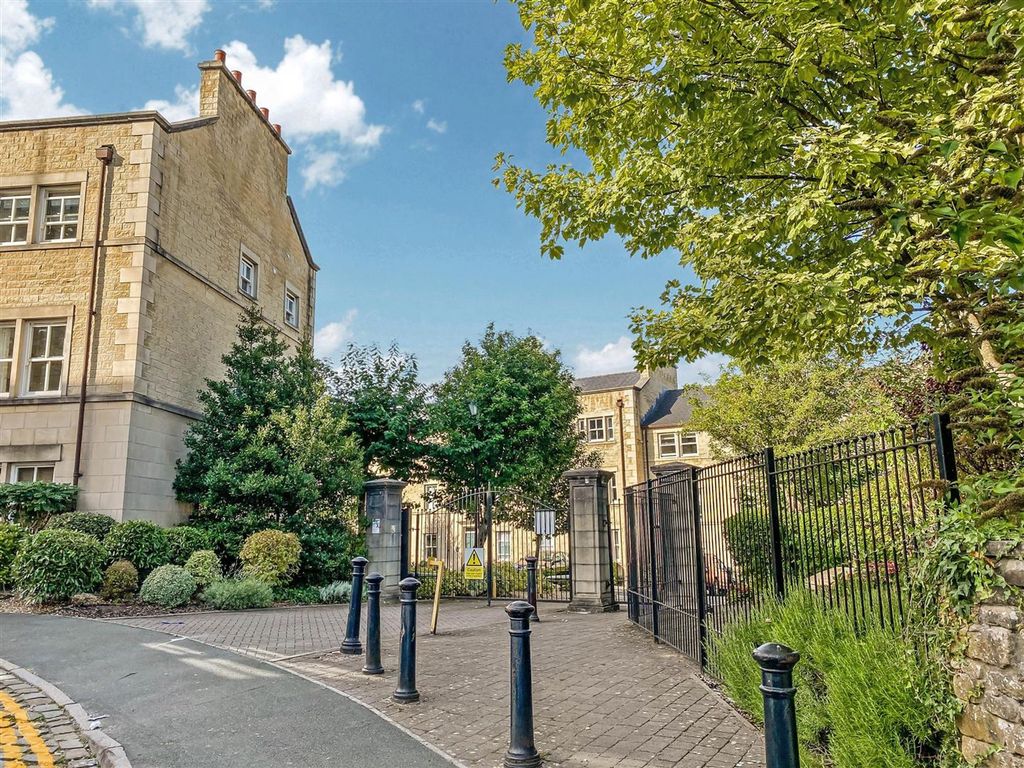 Property photo 2 of 11 Secure Gated Development