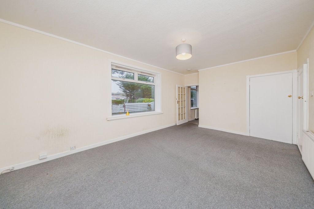 Property photo 3 of 12 Picture 3