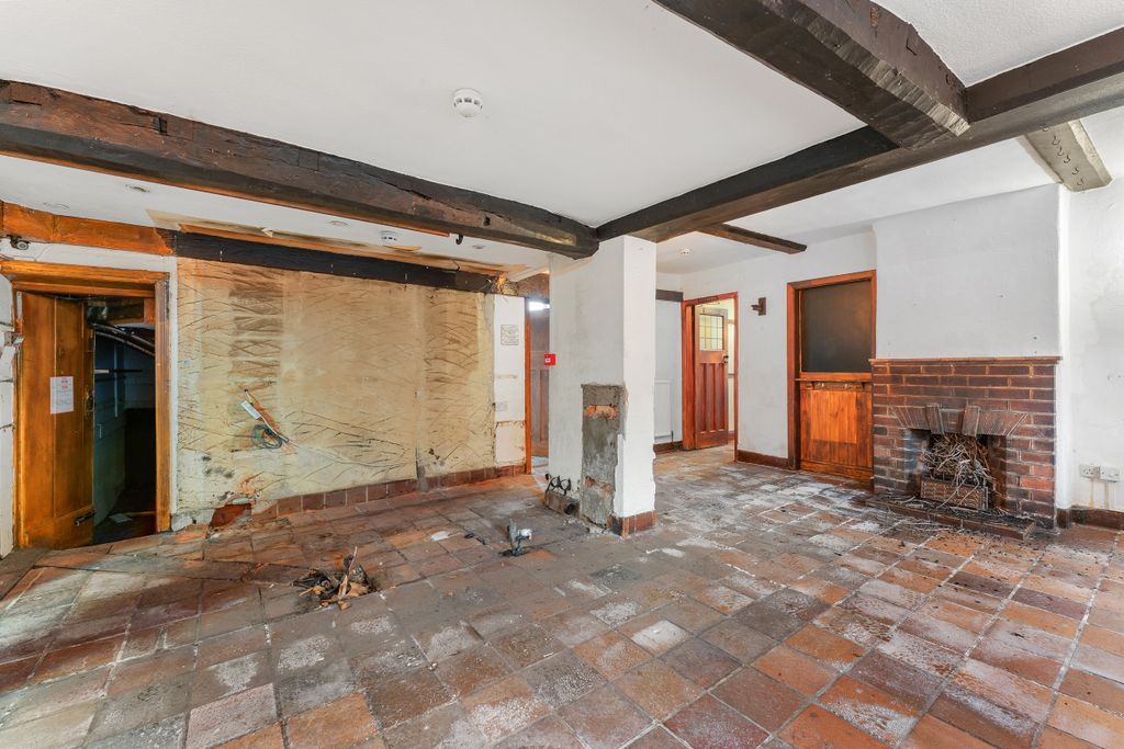 Property photo 2 of 14