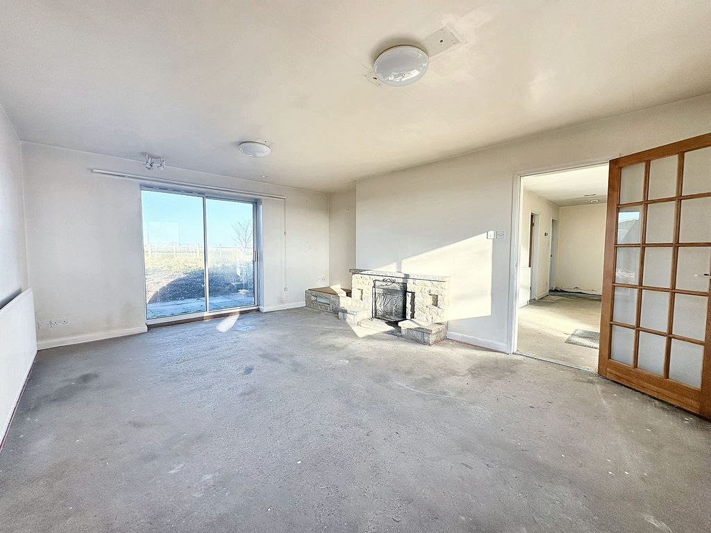 Property photo 3 of 15 Living Room