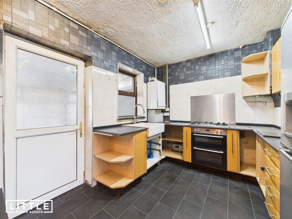 Property photo 3 of 16 Photo 16