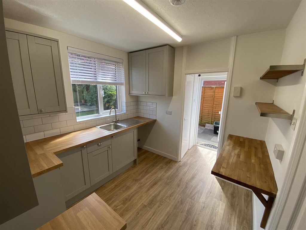 Property photo 2 of 19 Kitchen 1