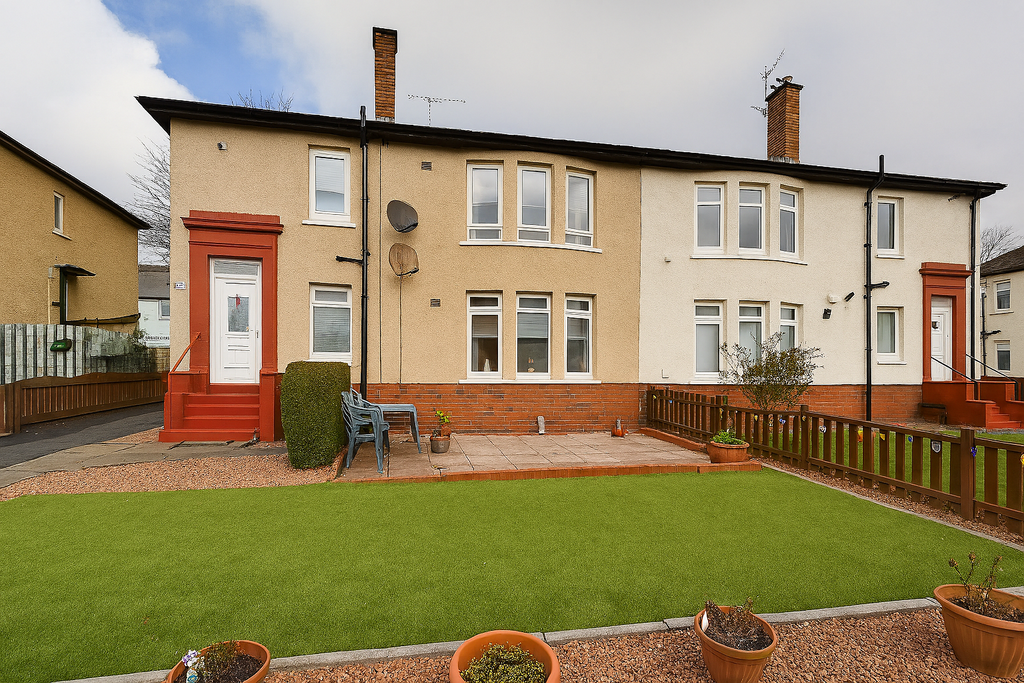 Property photo 1 of 14 External