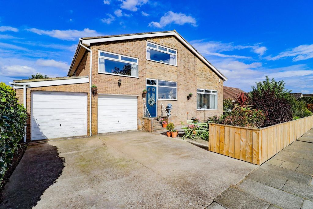 Property photo 1 of 37