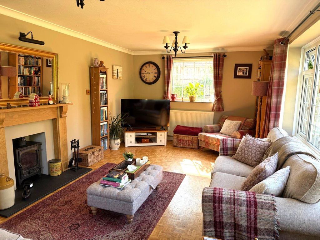 Property photo 2 of 21