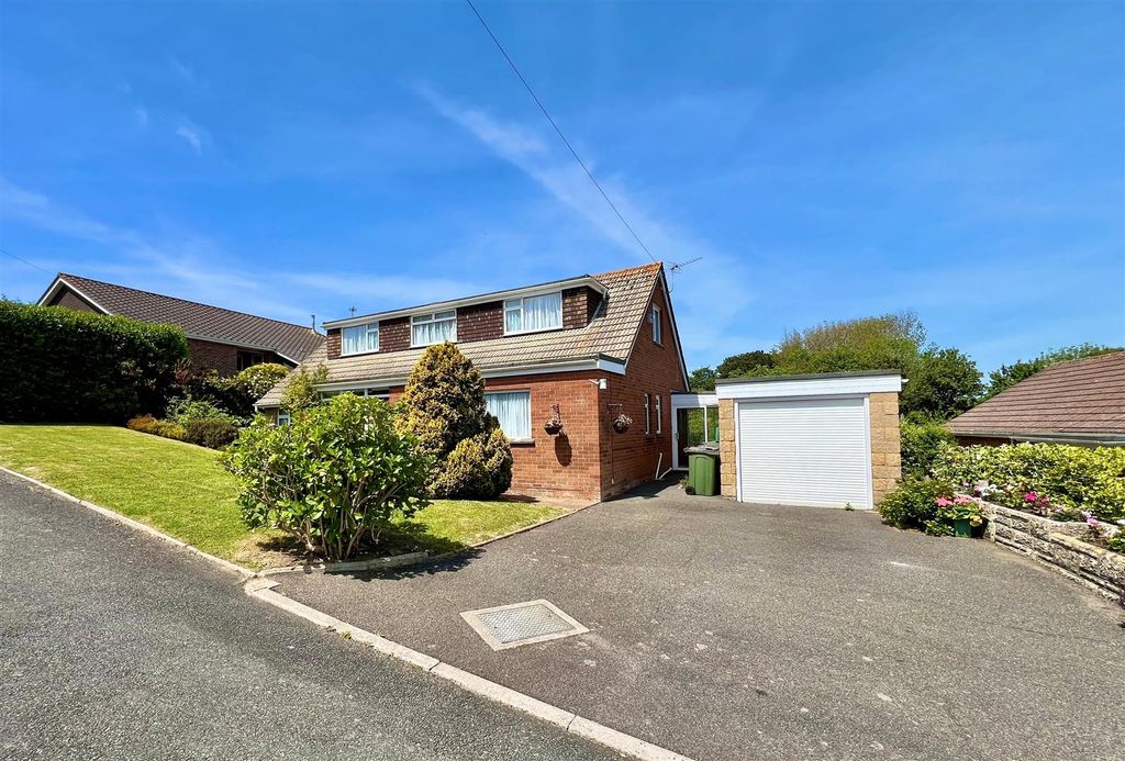 Property photo 1 of 34