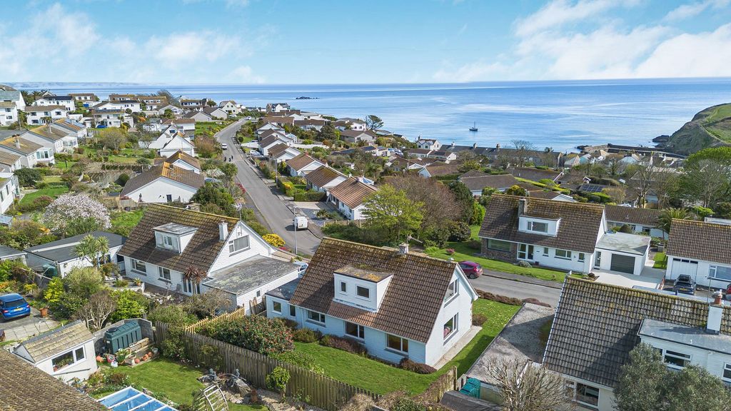 Property photo 3 of 28