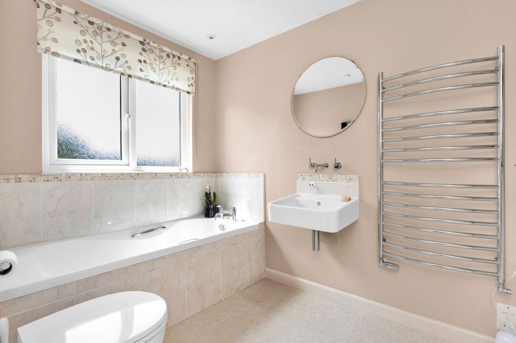 Property photo 3 of 36