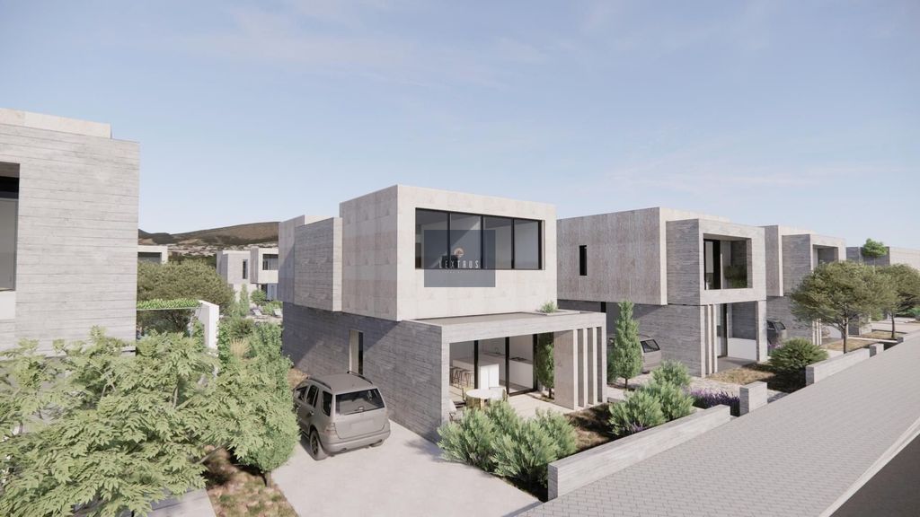 Property photo 2 of 30