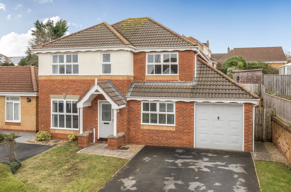 Property photo 1 of 28 1418570-1-6997075...