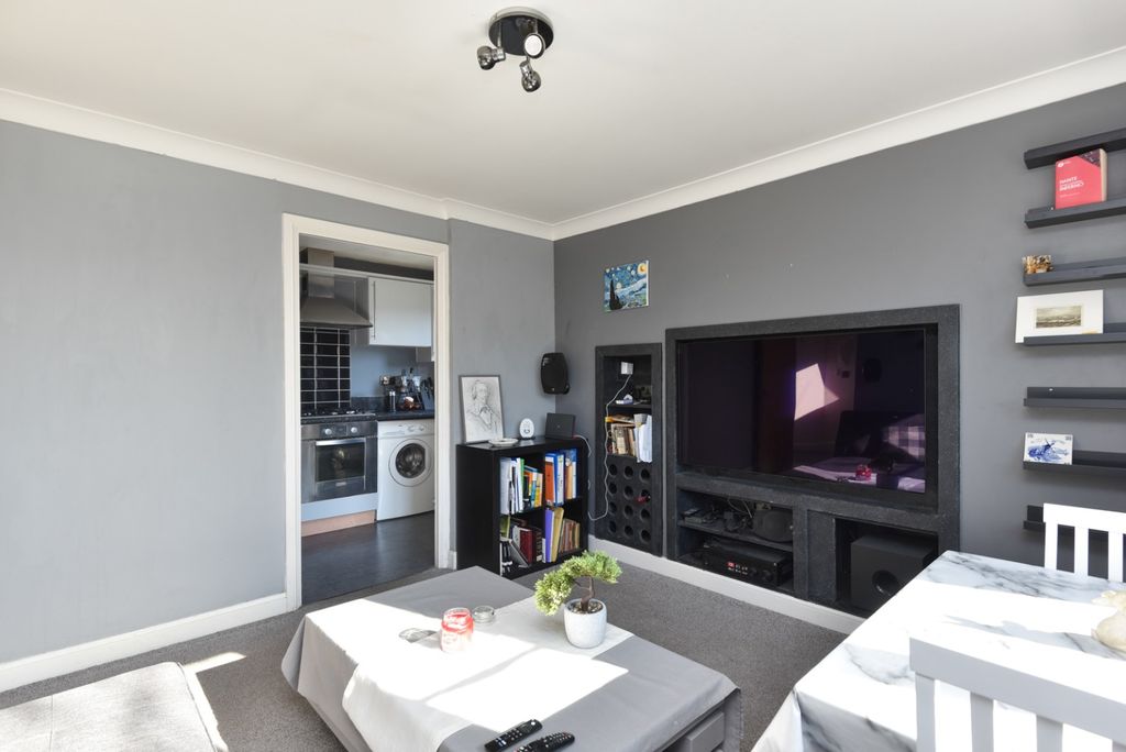 Property photo 3 of 11 40396212