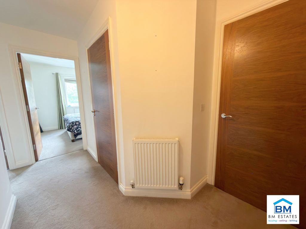 Property photo 3 of 8 Photo 6