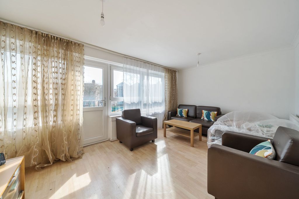 Property photo 2 of 19