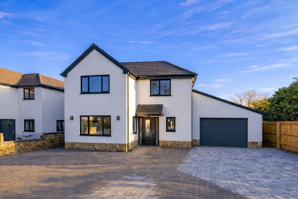 Property photo 1 of 22 Vale House Ext New.Jpg