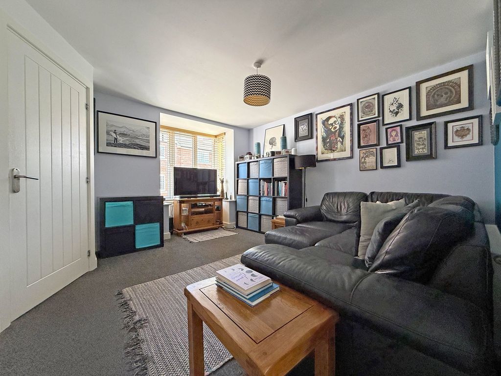 Property photo 2 of 20