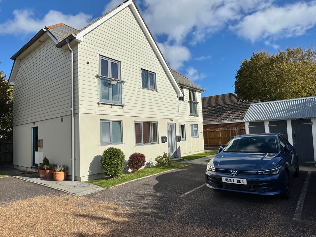 Property photo 1 of 9 External