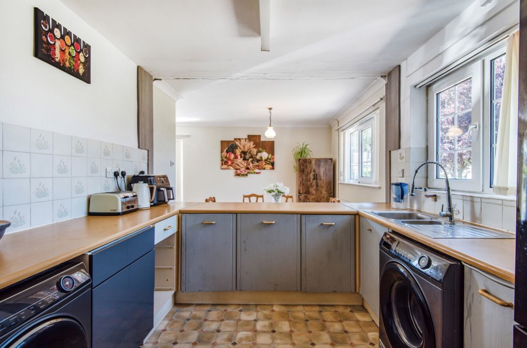 Property photo 3 of 19 1329637-8-688362Bea1A99