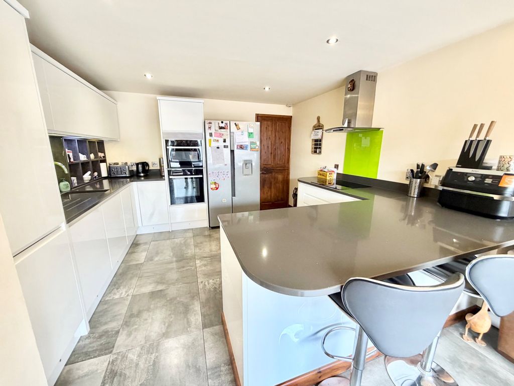 Additional image 8 of 4 bed bungalow for saleNuthatch Drive, Brierley Hill DY5