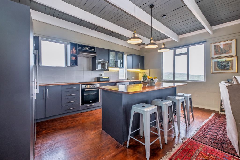 Property photo 1 of 3
