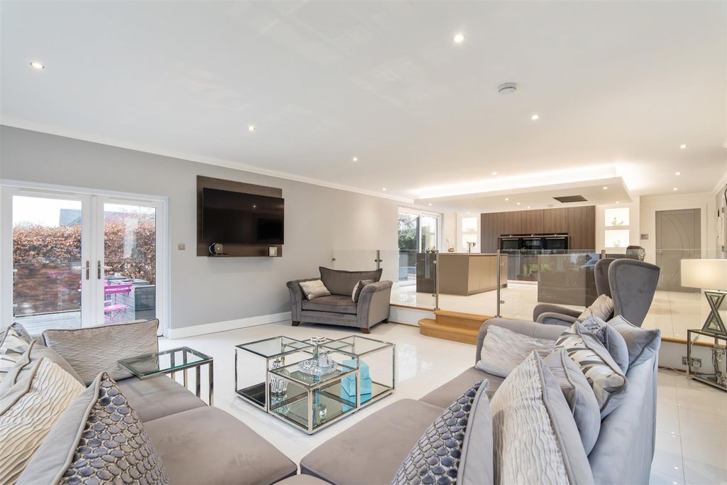 Property photo 3 of 54 P1131250.Jpg