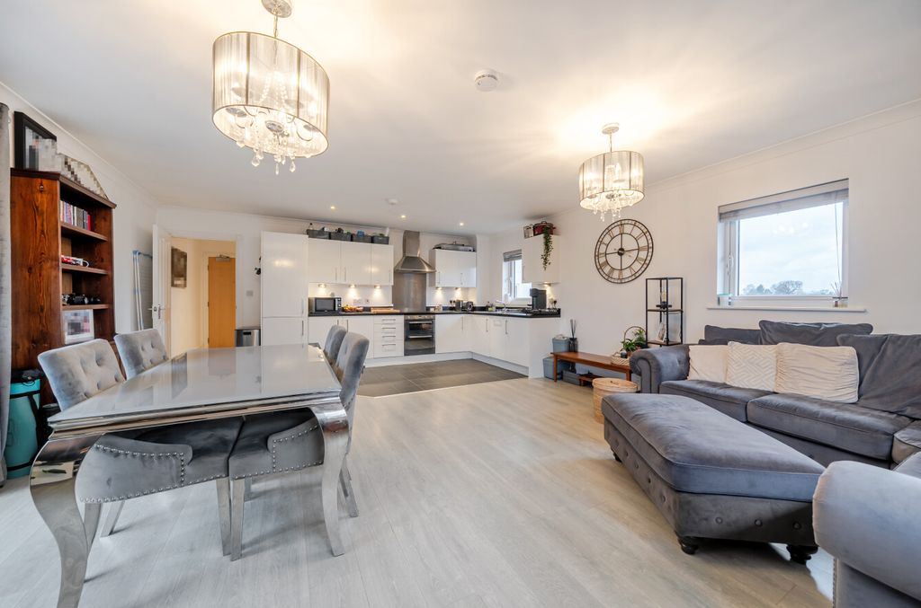 Property photo 3 of 8