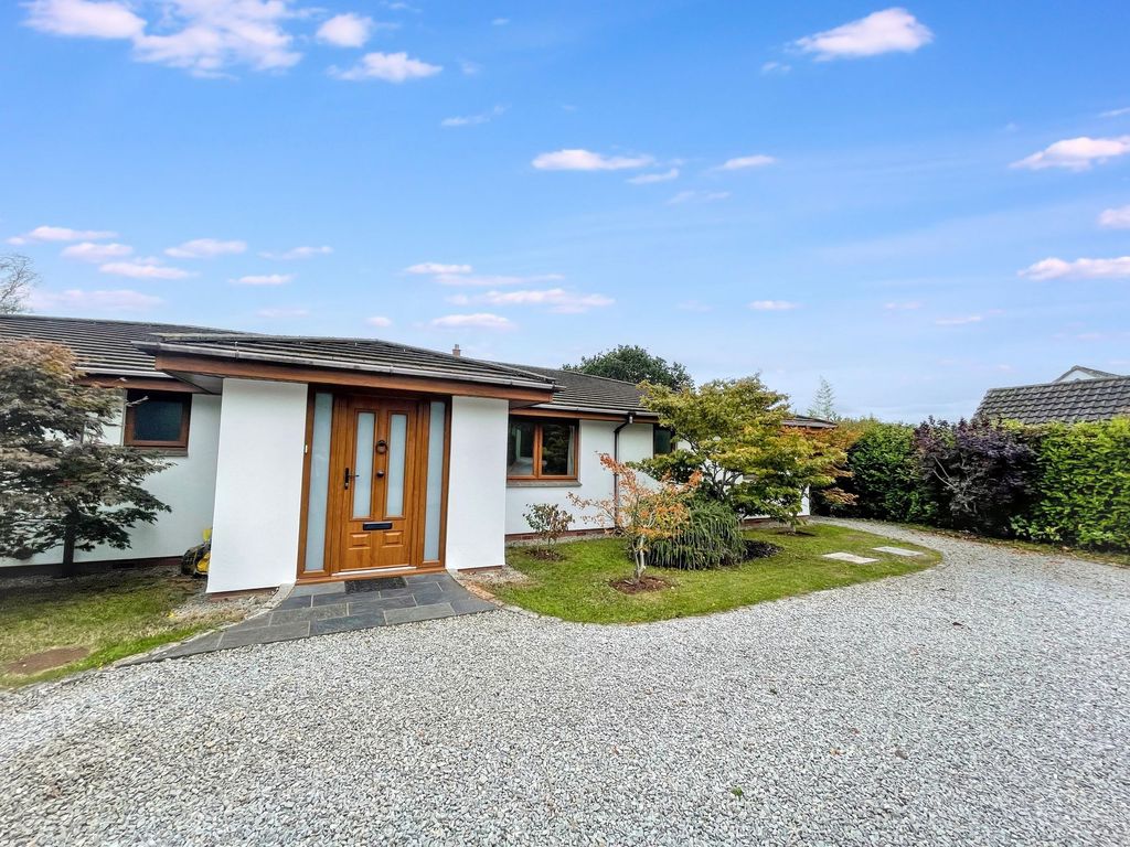 Property photo 2 of 39