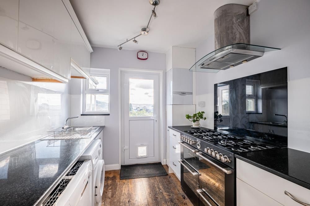 Property photo 3 of 33 Kitchen 1.Jpg