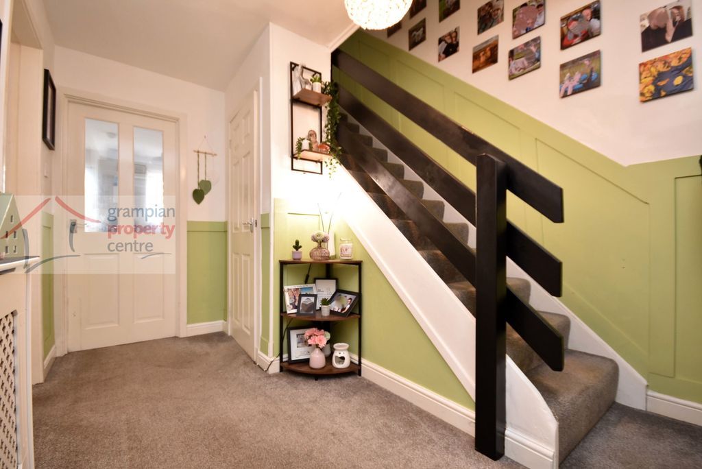 Property photo 3 of 18 H1.Jpg