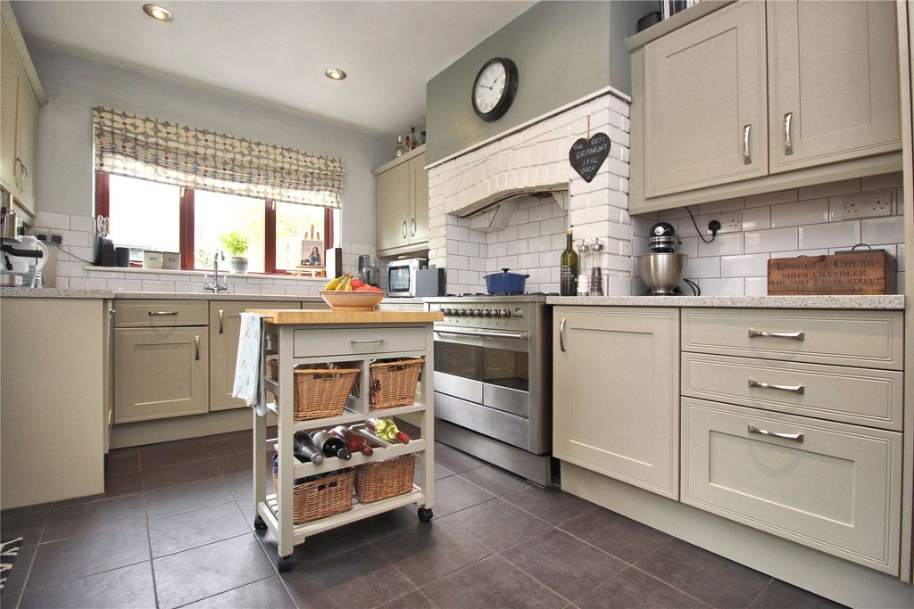 Property photo 2 of 15 Picture No. 14