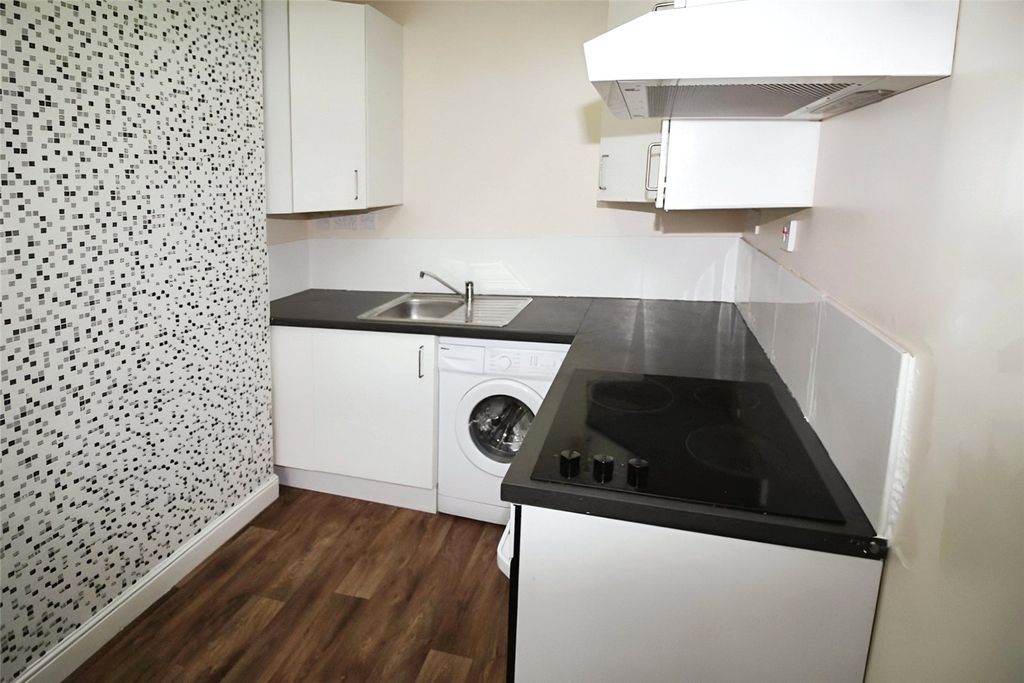 Property photo 3 of 8 Picture No. 15