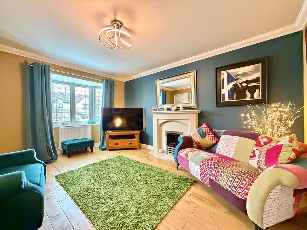 Property photo 3 of 34