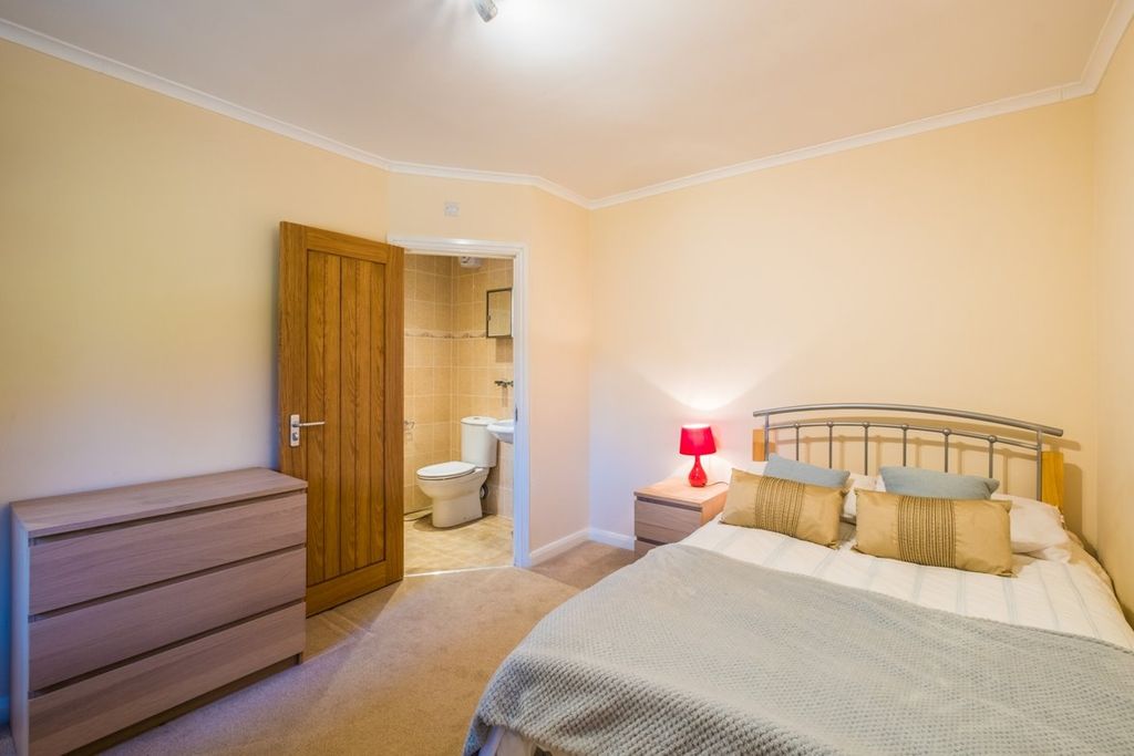 Property photo 2 of 4