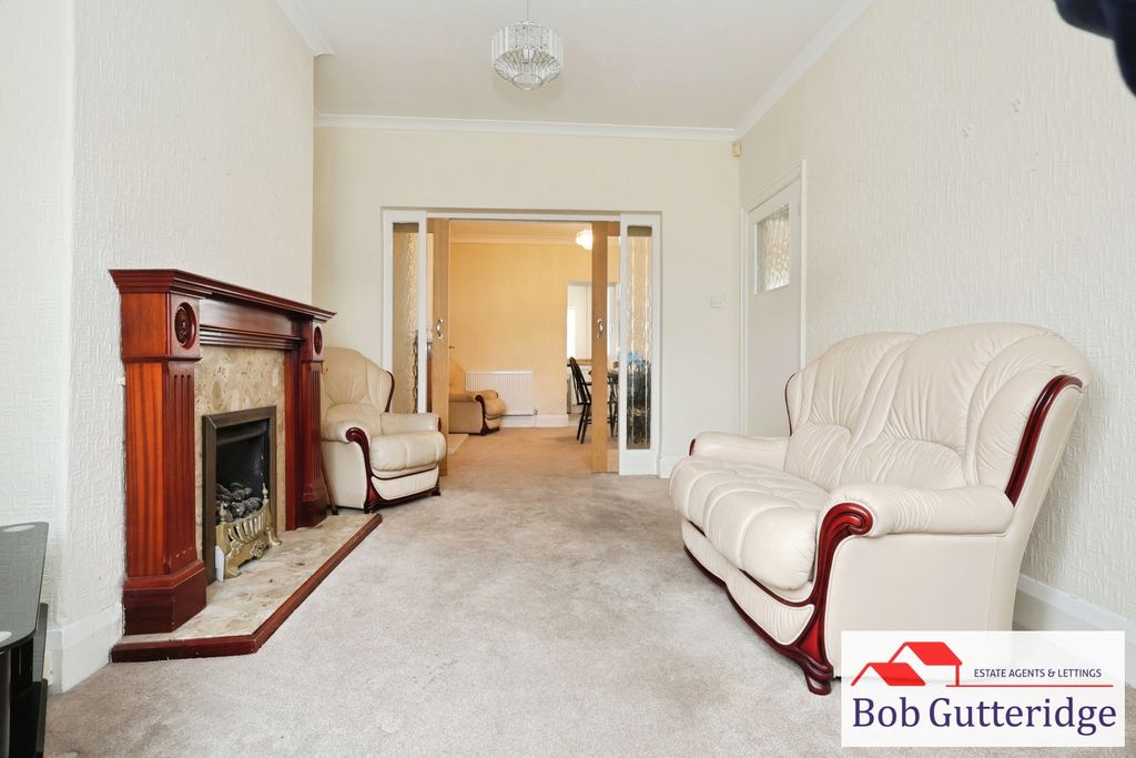 Property photo 3 of 17 Bay Fronted Lounge