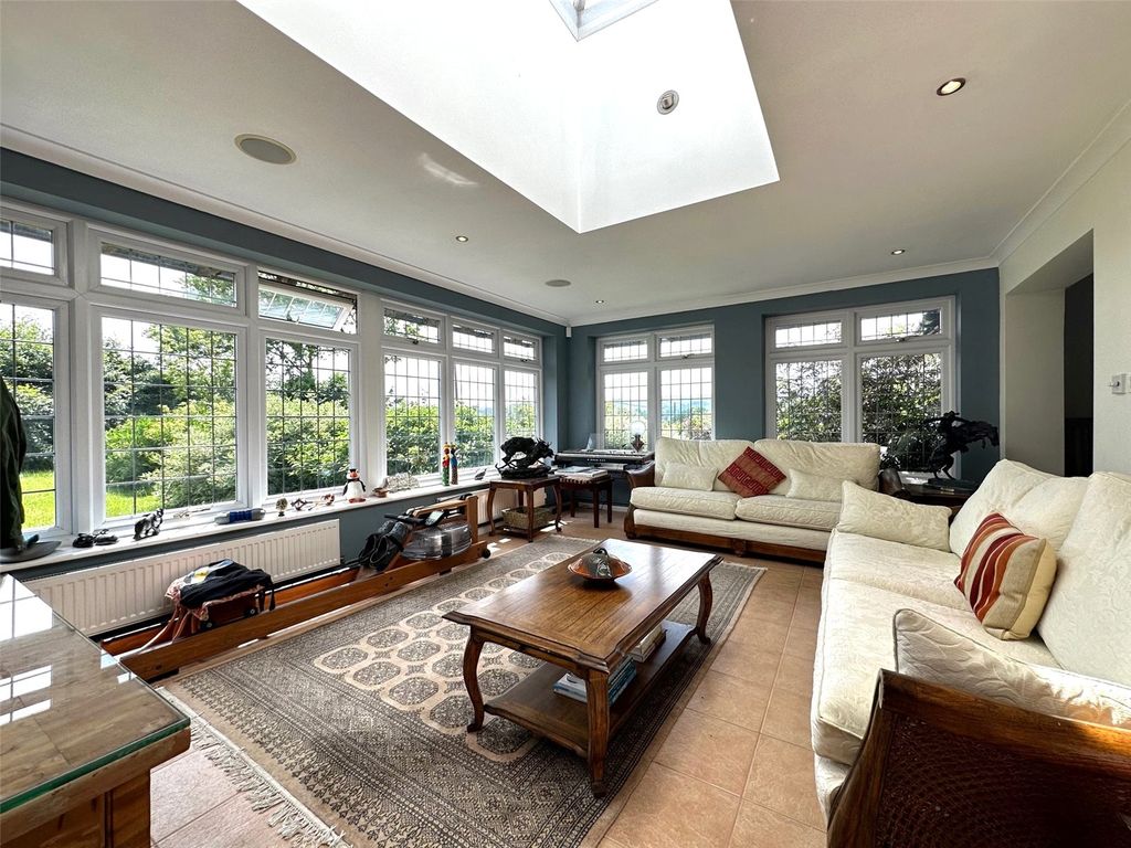 Property photo 3 of 16 Picture No. 19