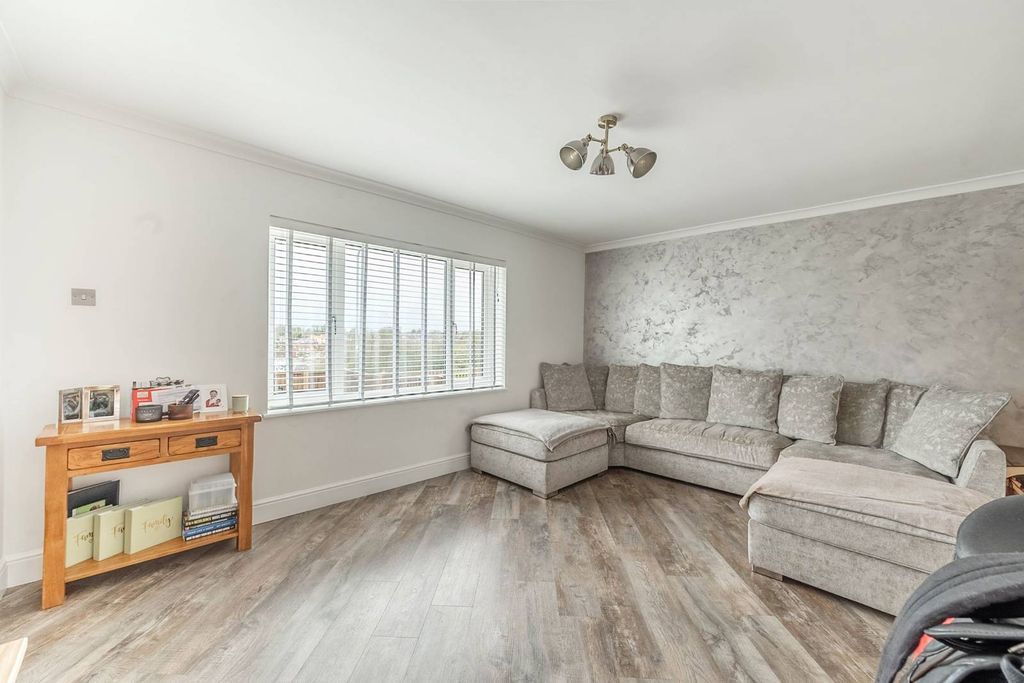 Property photo 1 of 25