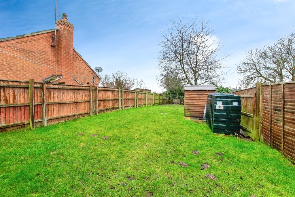 Property photo 2 of 9 Garden