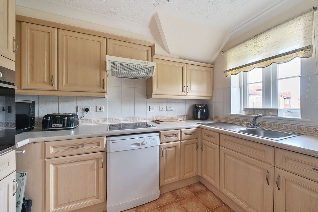 Property photo 3 of 13