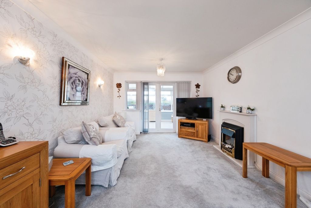 Property photo 3 of 18 Pbox-Img.Jpg